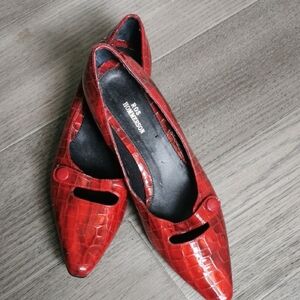 Ros Hommerson patent fine leather red crocodile pattern maryjane kittenheels 8